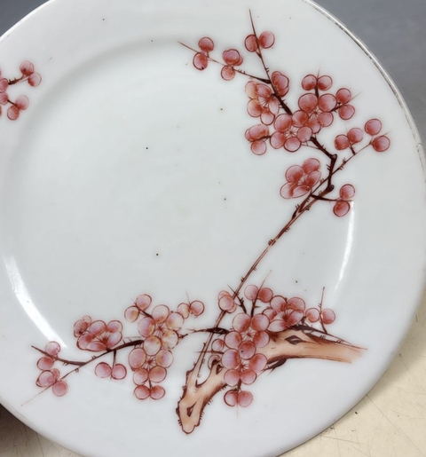 古玩陶瓷粉彩梅花紋盤真品鑒賞圖
