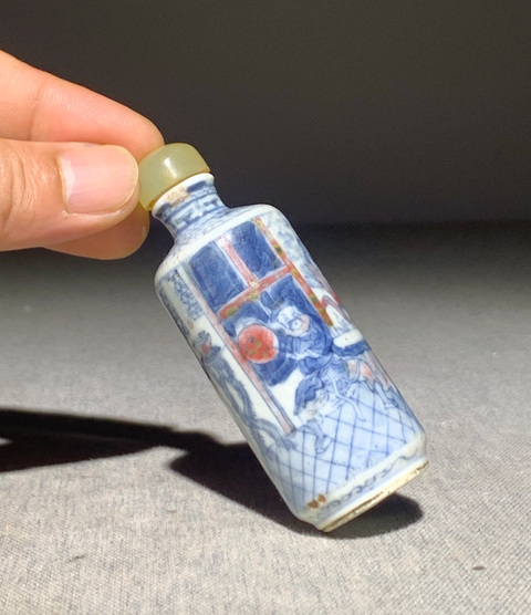 古玩陶瓷青花釉里紅人物故事鼻煙壺真品鑒賞圖