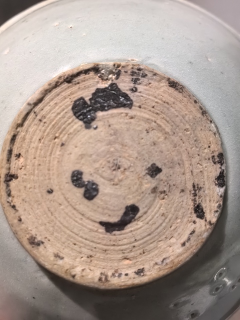 古玩陶瓷刻花蓖紋魚紋碗真品鑒賞圖