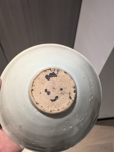 古玩陶瓷刻花蓖紋魚紋碗真品鑒賞圖