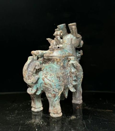 古玩雜項琉璃仿高古青銅瑞獸尊真品鑒賞圖