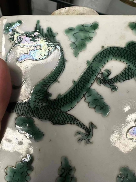 古玩陶瓷綠彩龍紋茶葉罐真品鑒賞圖