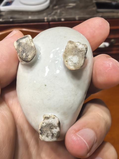 古玩陶瓷白釉藍彩金蟾水盂真品鑒賞圖