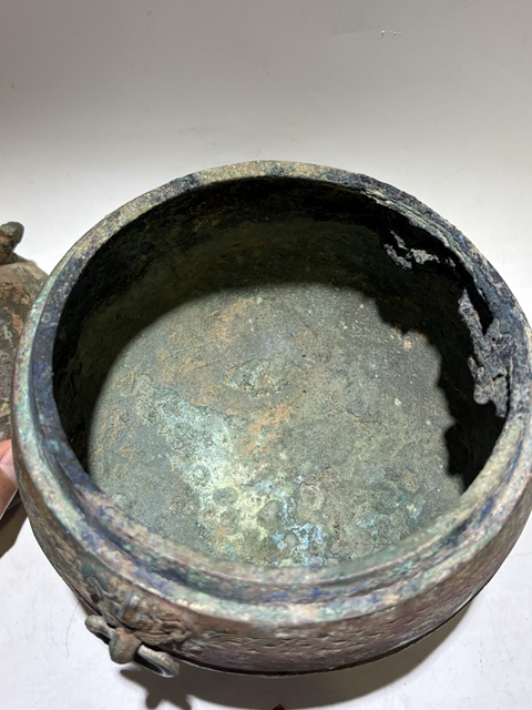 古玩銅器戰國·臥虎貝殼紋鼎真品鑒賞圖
