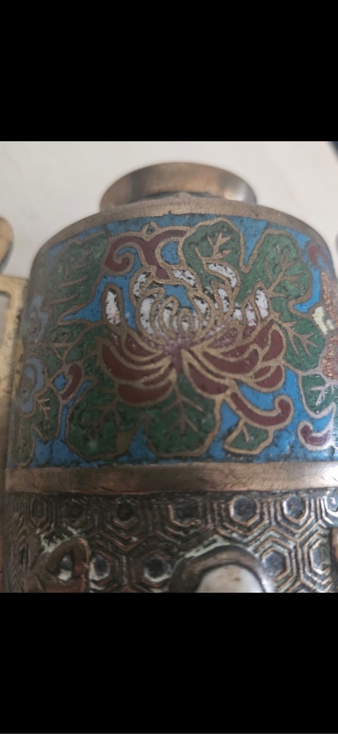 古玩陶瓷花卉紋瓶真品鑒賞圖