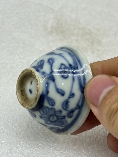 古玩陶瓷清中期.青花淡描花卉杯一對拍賣，當(dāng)前價(jià)格698元