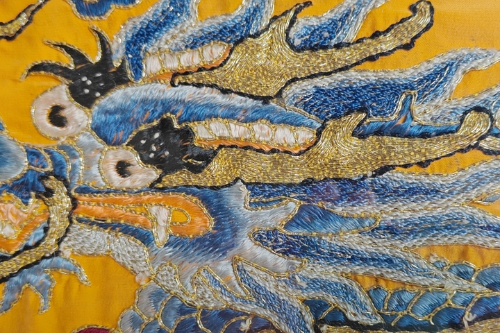 古玩雜項龍紋繡片真品鑒賞圖