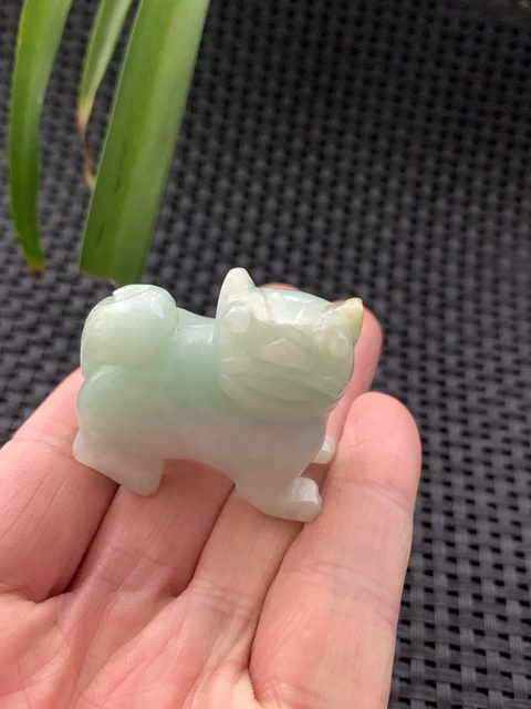 古玩玉器清代翡翠雕“瑞獸”把件拍賣，當前價格13000元