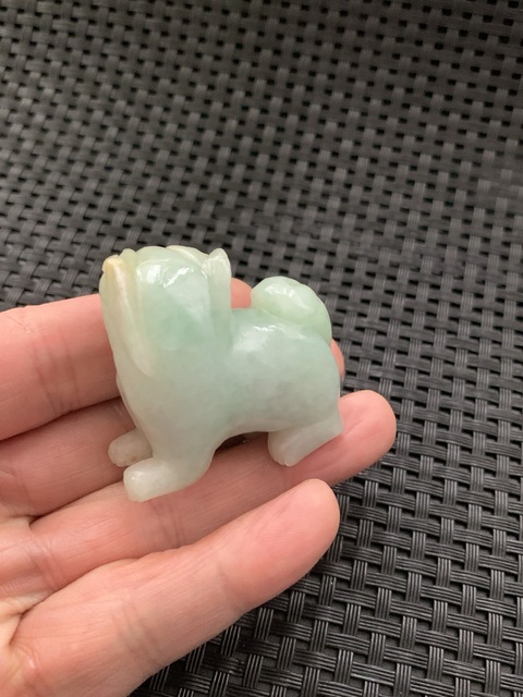 古玩玉器清代翡翠雕“瑞獸”把件拍賣，當前價格13000元