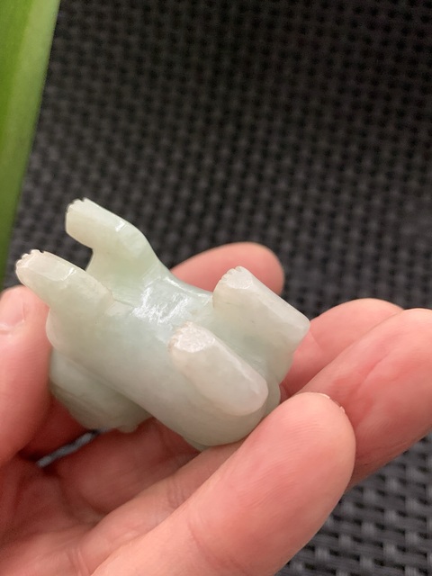 古玩玉器清代翡翠雕“瑞獸”把件拍賣，當前價格13000元