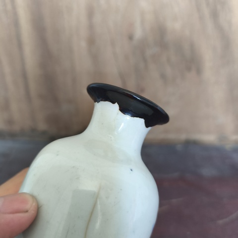 古玩陶瓷清中期青花小瓶真品鑒賞圖