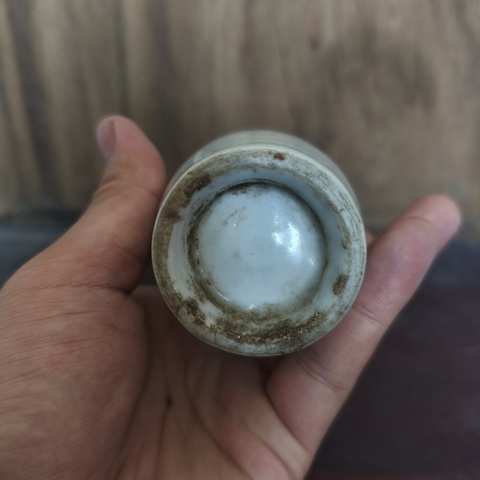 古玩陶瓷清中期青花小瓶真品鑒賞圖