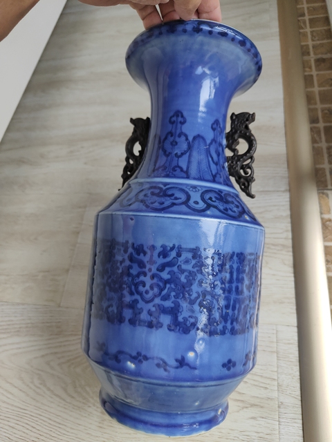 古玩陶瓷藍(lán)上藍(lán)夔龍紋盤口瓶，注意品相真品鑒賞圖