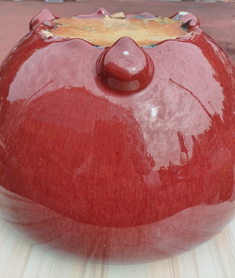 古玩陶瓷紅釉三乳足缽式香爐真品鑒賞圖