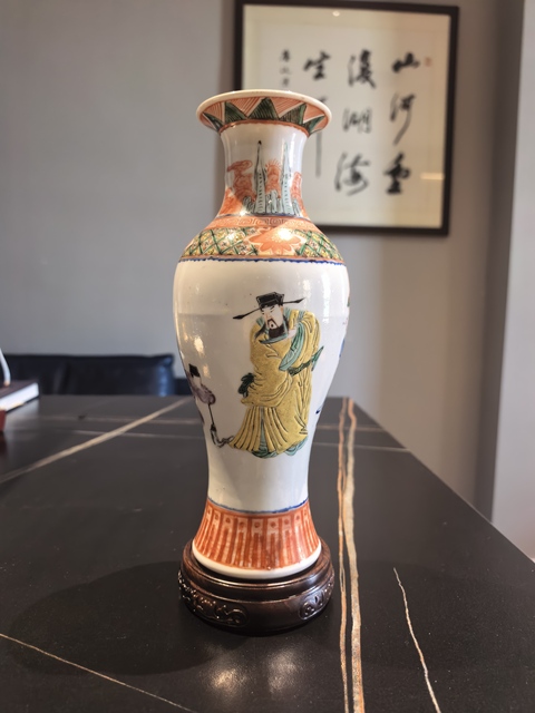 古玩陶瓷粉彩人物故事紋觀音瓶真品鑒賞圖