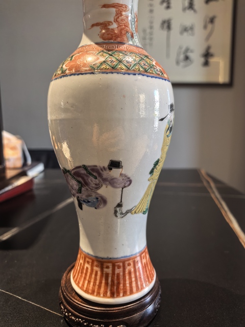 古玩陶瓷粉彩人物故事紋觀音瓶真品鑒賞圖