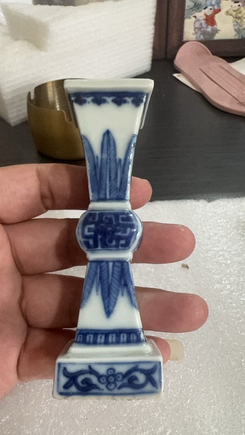 古玩陶瓷青花燭臺真品鑒賞圖