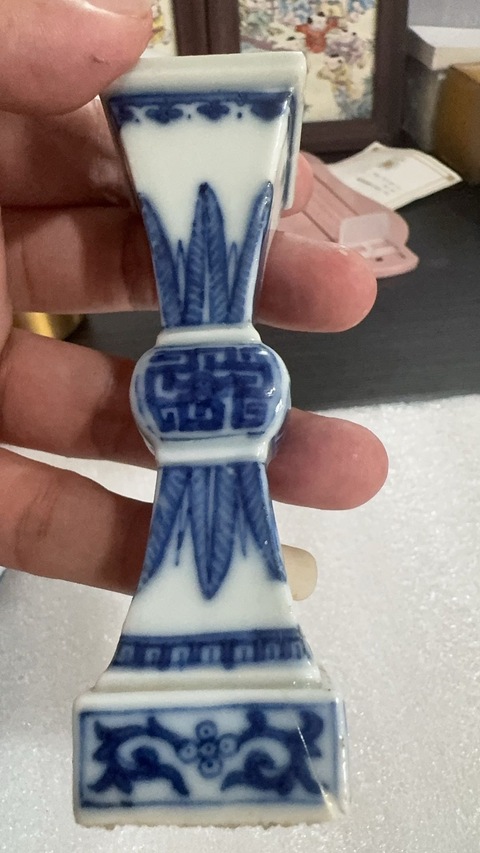 古玩陶瓷青花燭臺真品鑒賞圖