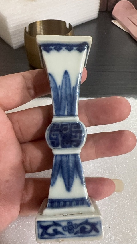古玩陶瓷青花燭臺真品鑒賞圖