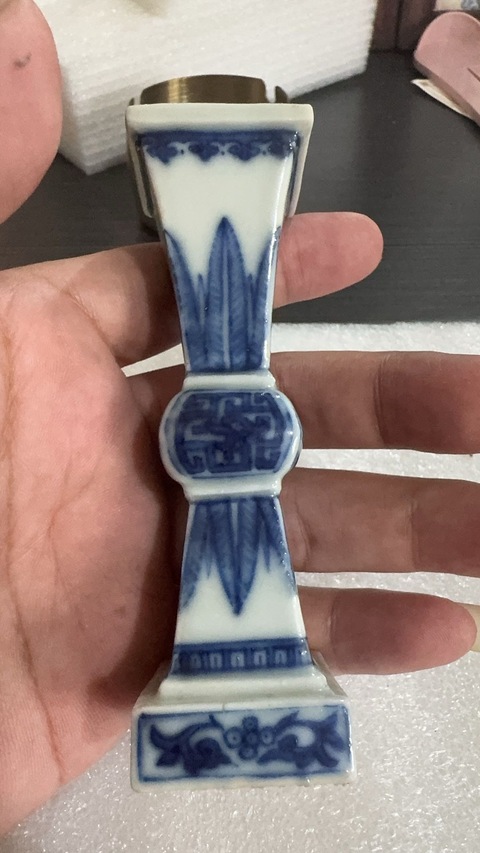 古玩陶瓷青花燭臺真品鑒賞圖