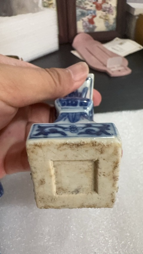 古玩陶瓷青花燭臺真品鑒賞圖