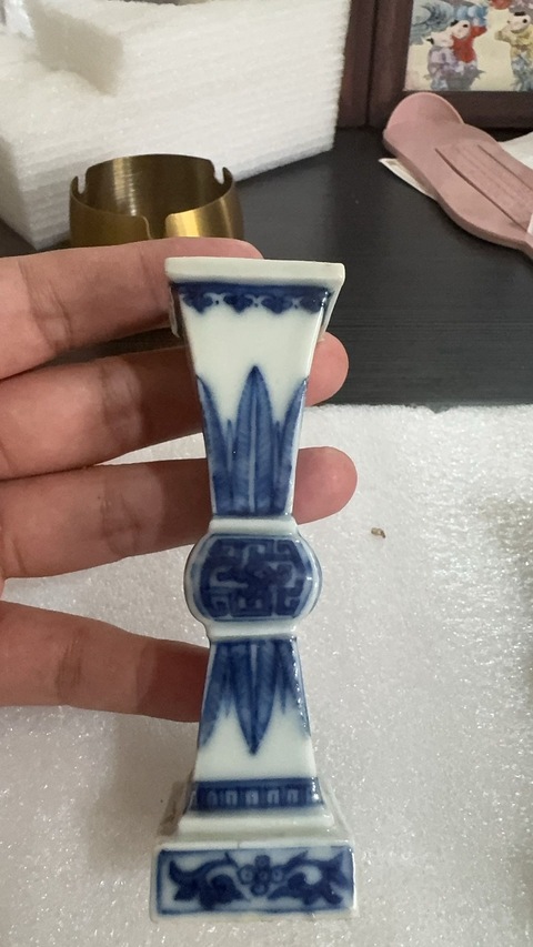 古玩陶瓷青花燭臺真品鑒賞圖