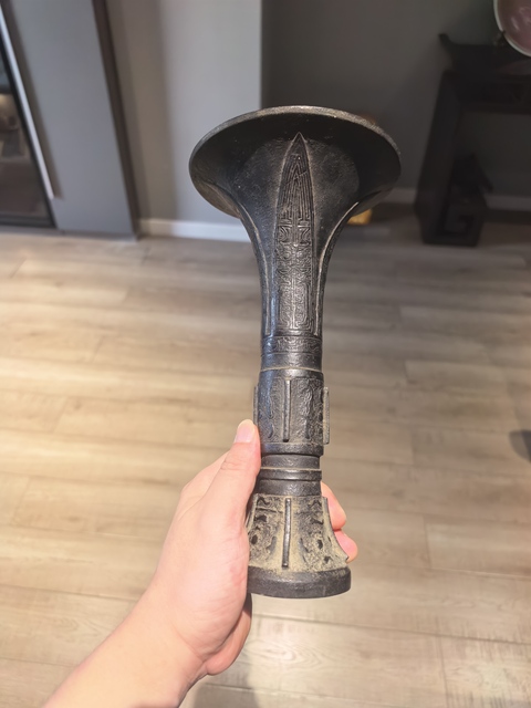 古玩銅器清中晚仿商周饕餮紋銅觚拍賣，當前價格9999元