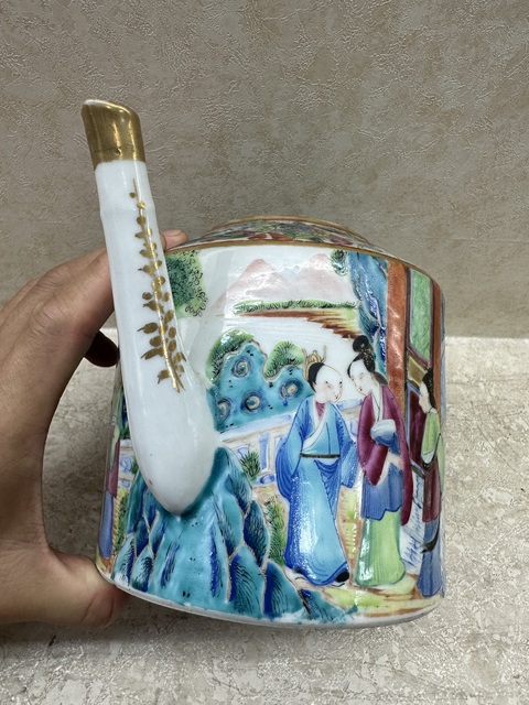 古玩陶瓷清中期廣彩人物故事壺拍賣,當前價格4000元