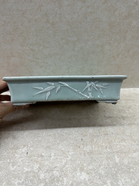 古玩陶瓷豆青釉堆白花卉四方水仙盆真品鑒賞圖