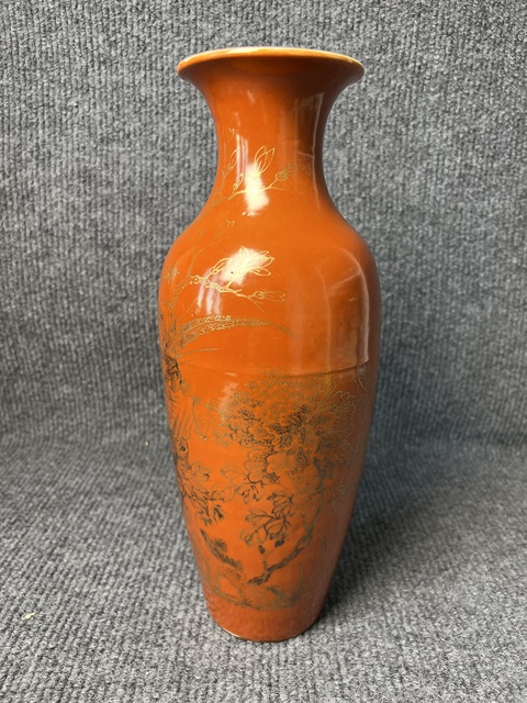 古玩陶瓷珊瑚紅地描金錦雞牡丹紋觀音瓶真品鑒賞圖