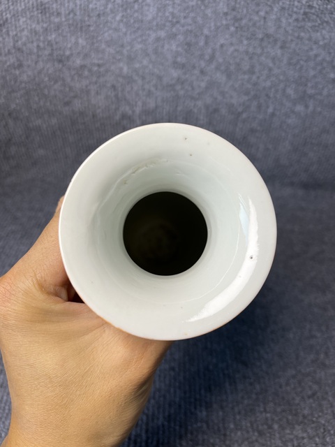 古玩陶瓷珊瑚紅地描金錦雞牡丹紋觀音瓶真品鑒賞圖
