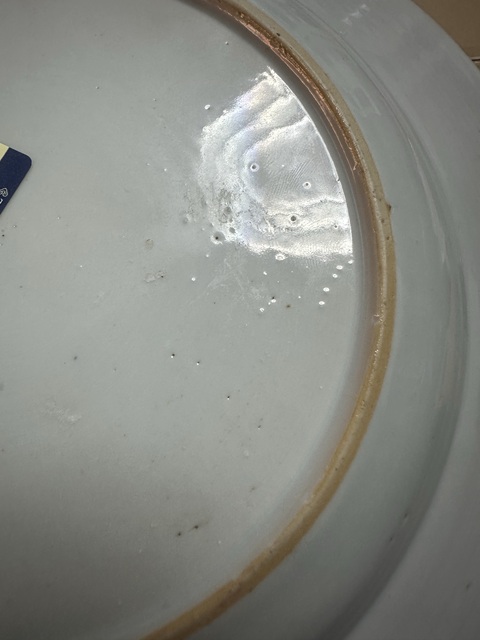 古玩陶瓷花卉紋粉彩盤真品鑒賞圖