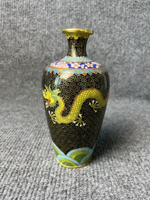 古玩雜項銅胎掐絲琺瑯雙龍戲珠紋觀音瓶真品鑒賞圖