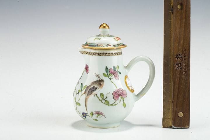 古玩陶瓷清雍正·粉彩富貴白頭紋蓋壺
真品鑒賞圖