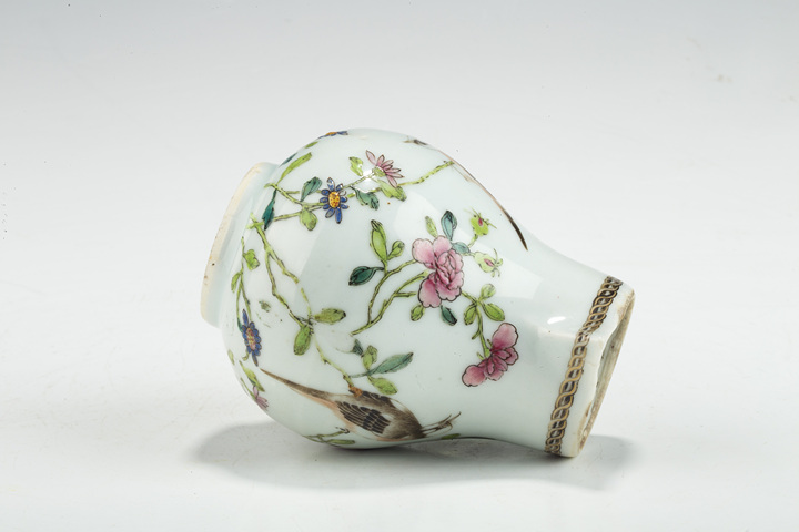 古玩陶瓷清雍正·粉彩富貴白頭紋蓋壺
真品鑒賞圖