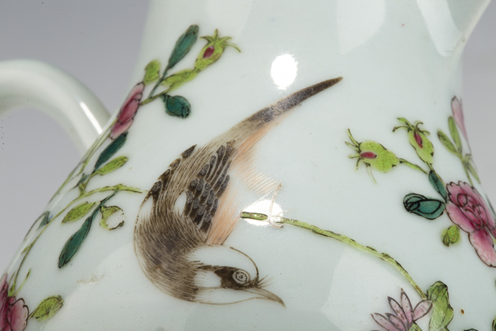 古玩陶瓷清雍正·粉彩富貴白頭紋蓋壺
真品鑒賞圖