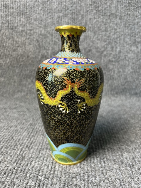 古玩雜項銅胎掐絲琺瑯雙龍戲珠紋觀音瓶真品鑒賞圖