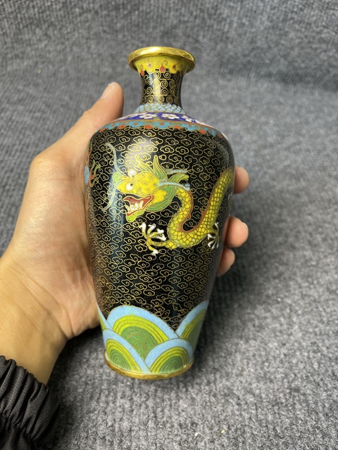 古玩雜項銅胎掐絲琺瑯雙龍戲珠紋觀音瓶真品鑒賞圖