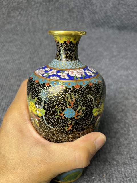 古玩雜項銅胎掐絲琺瑯雙龍戲珠紋觀音瓶真品鑒賞圖