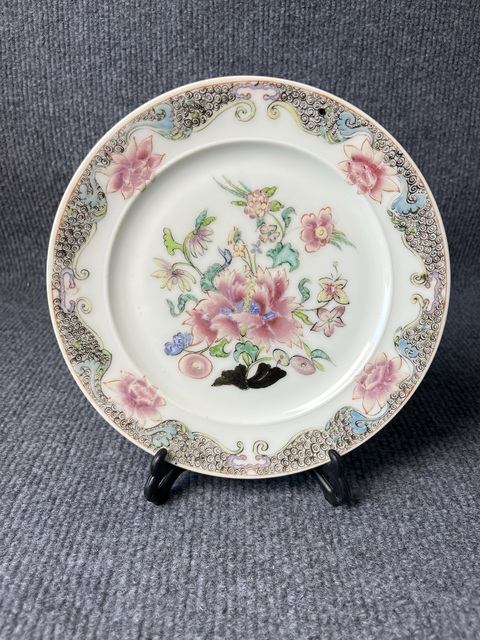 古玩陶瓷粉彩花卉紋盤真品鑒賞圖