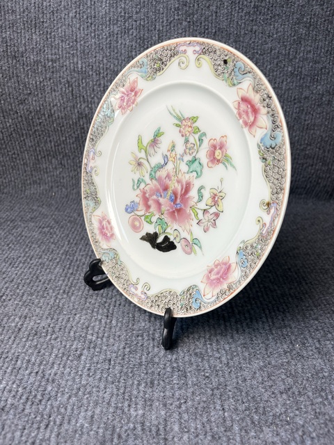 古玩陶瓷粉彩花卉紋盤真品鑒賞圖