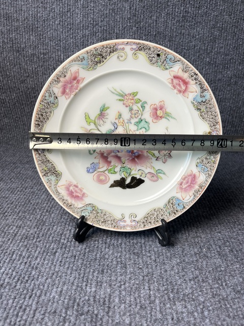 古玩陶瓷粉彩花卉紋盤真品鑒賞圖