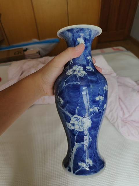 古玩陶瓷青花冰梅觀音瓶真品鑒賞圖