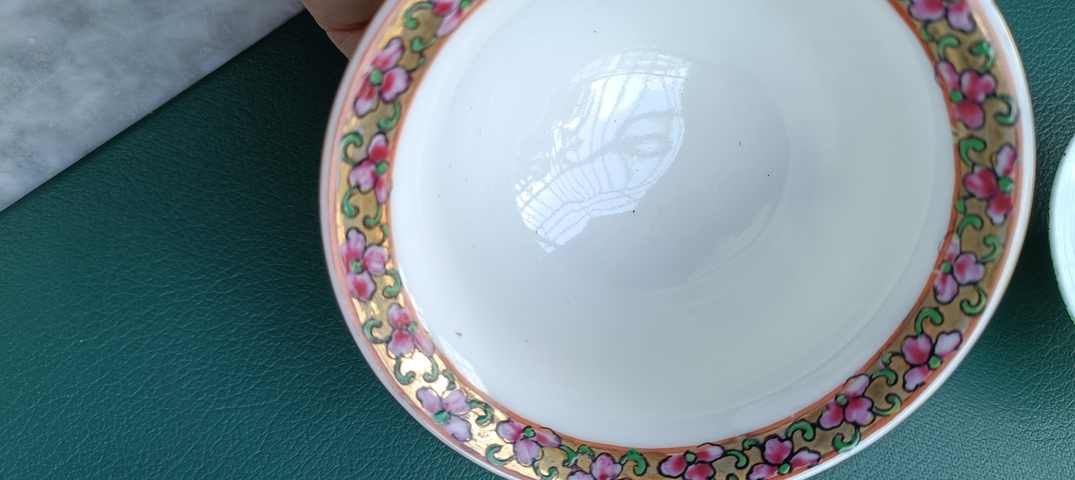 古玩陶瓷廣彩白菜紋蓋碗真品鑒賞圖