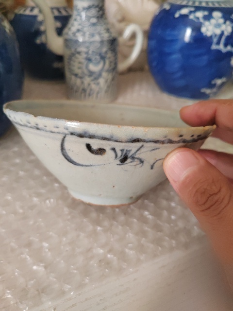 古玩陶瓷青花花卉紋碗真品鑒賞圖