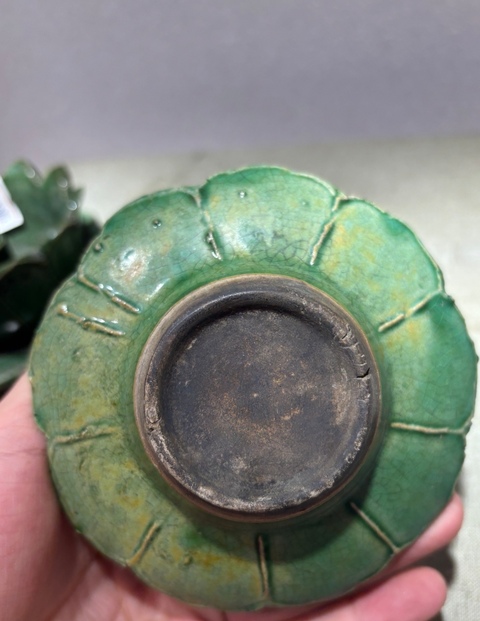 古玩陶瓷清晚期 綠釉蓮瓣燭臺(地方窯口)真品鑒賞圖