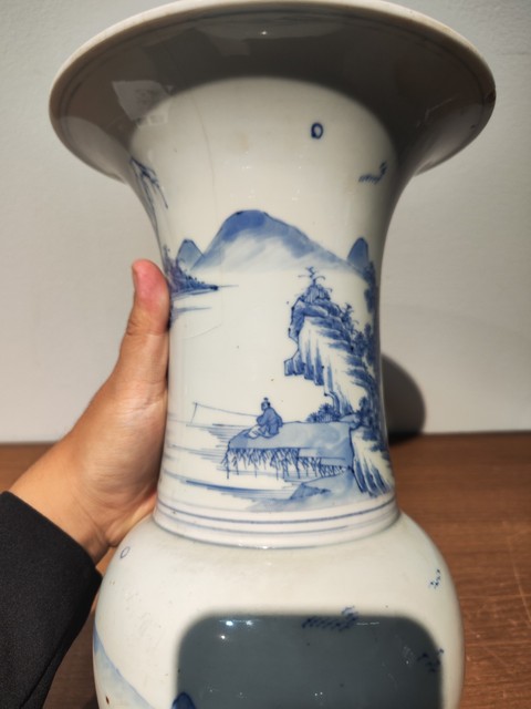 古玩陶瓷青花山水人物鳳尾尊真品鑒賞圖