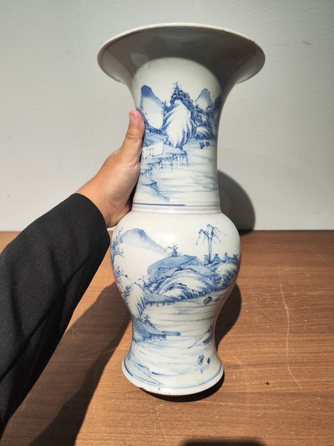 古玩陶瓷青花山水人物鳳尾尊真品鑒賞圖