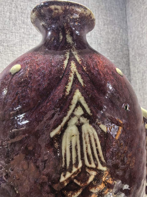 古玩陶瓷窯變紅釉雙魚瓶真品鑒賞圖
