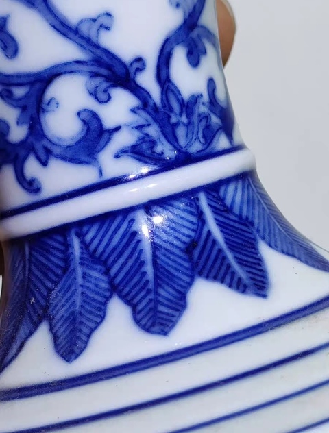 古玩陶瓷花卉紋青花貢盤真品鑒賞圖